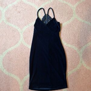 Lulu size small velvet dress lace details